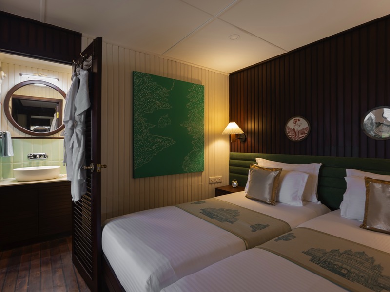 Deluxe Suite (Upper Deck)